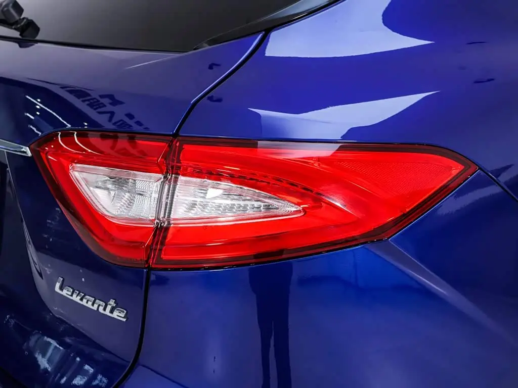 Maserati Levante 2021 — Фото 9/20