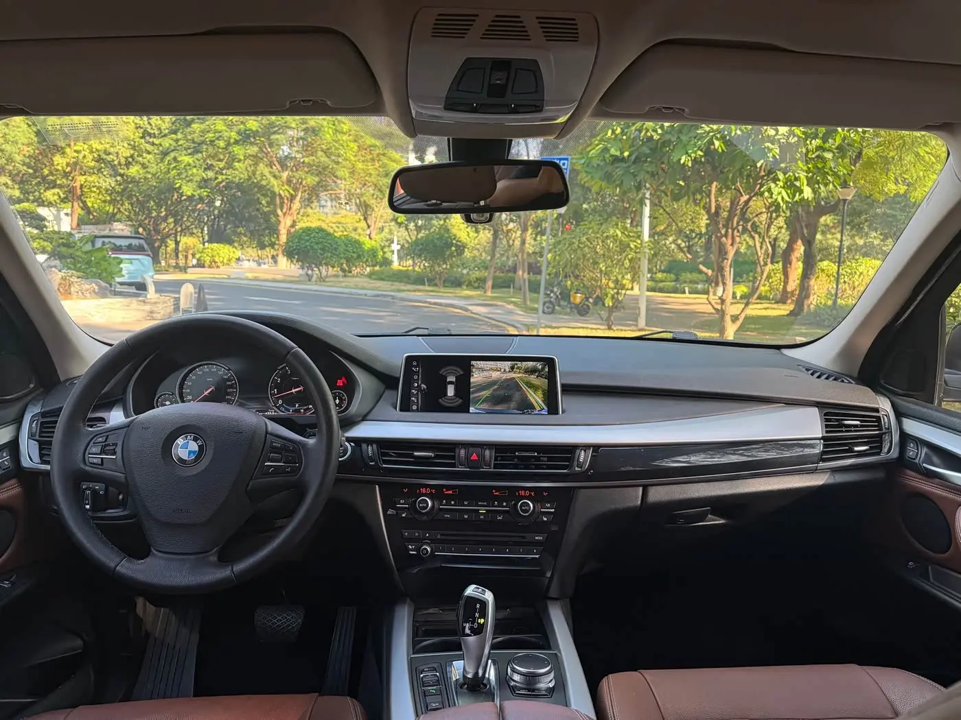 BMW X5 2018 — Photo 9/12