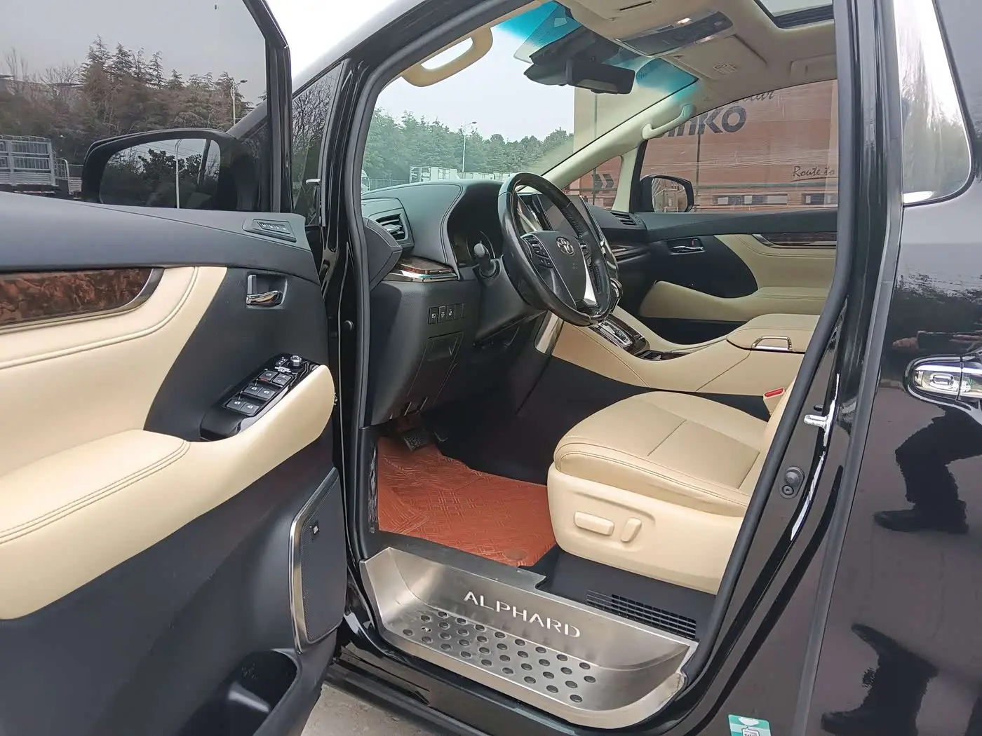 Toyota Alphard 2020 — Photo 5/9