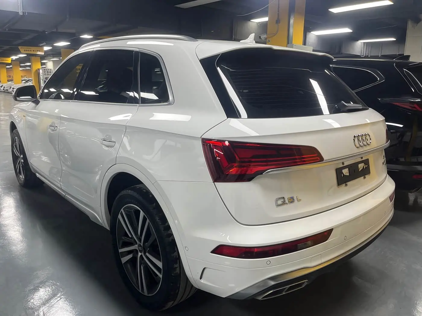 Audi Q5L 2022 — Фото 7/9