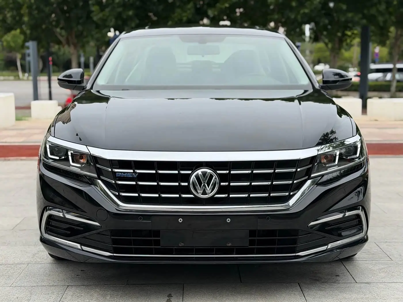 Volkswagen Passat New Energy 2019 — Фото 3/20
