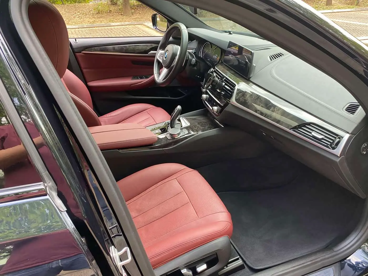 BMW 5 Series 2018 — Фото 15/20