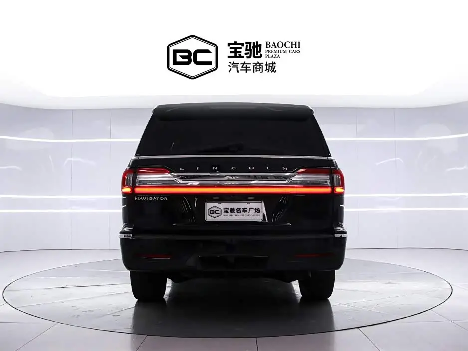 Lincoln Navigator 2023 — Şəkil 4/20