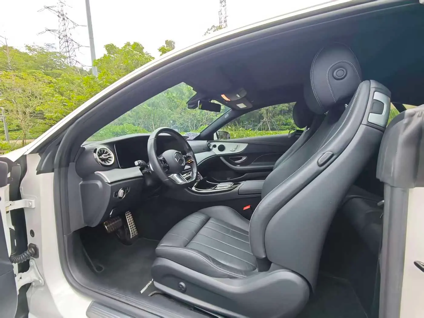 Mercedes-Benz E-Class 2021 — Photo 14/20