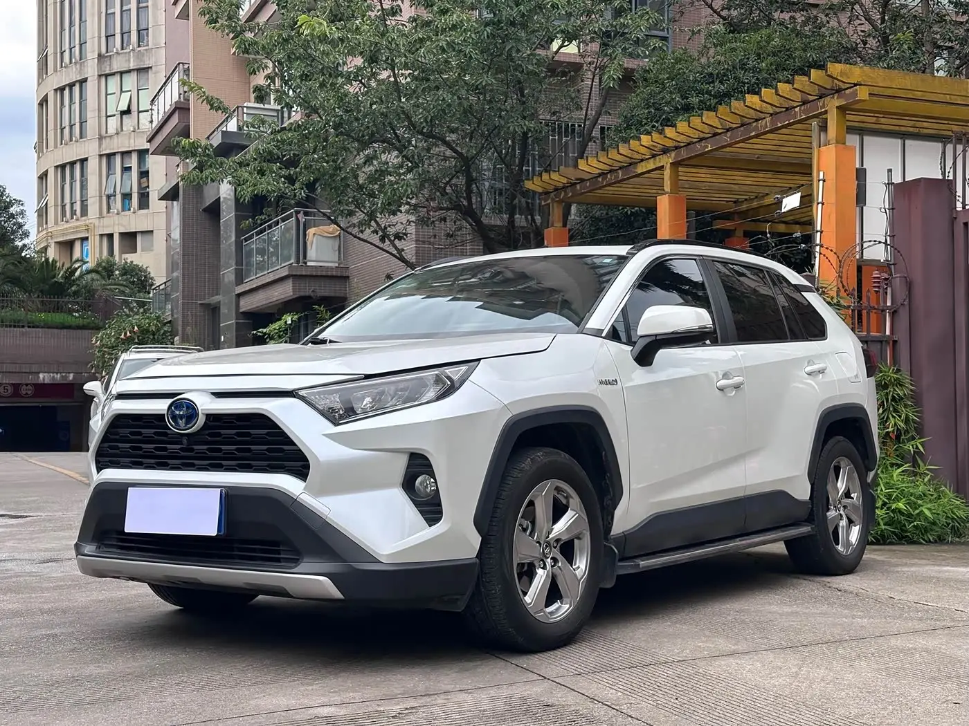 Toyota RAV4 Rongfang 2021 — ფოტო 1/18