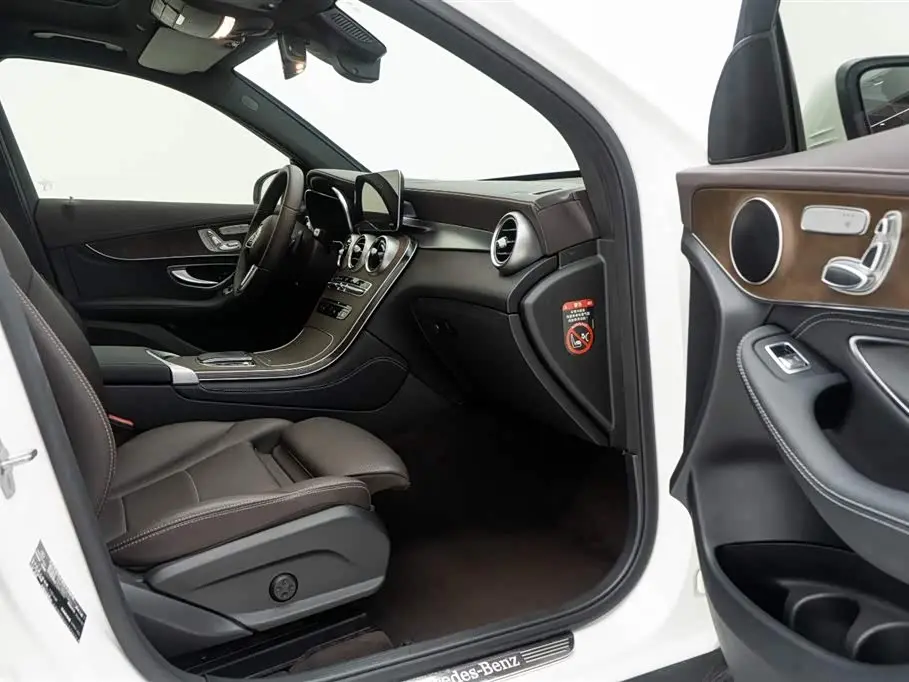 Mercedes-Benz GLC 2020 — Photo 4/20