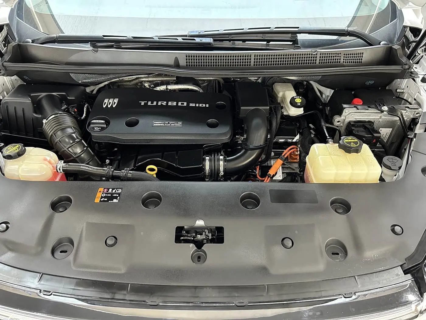 Buick GL8 New Energy 2025 — Photo 9/20