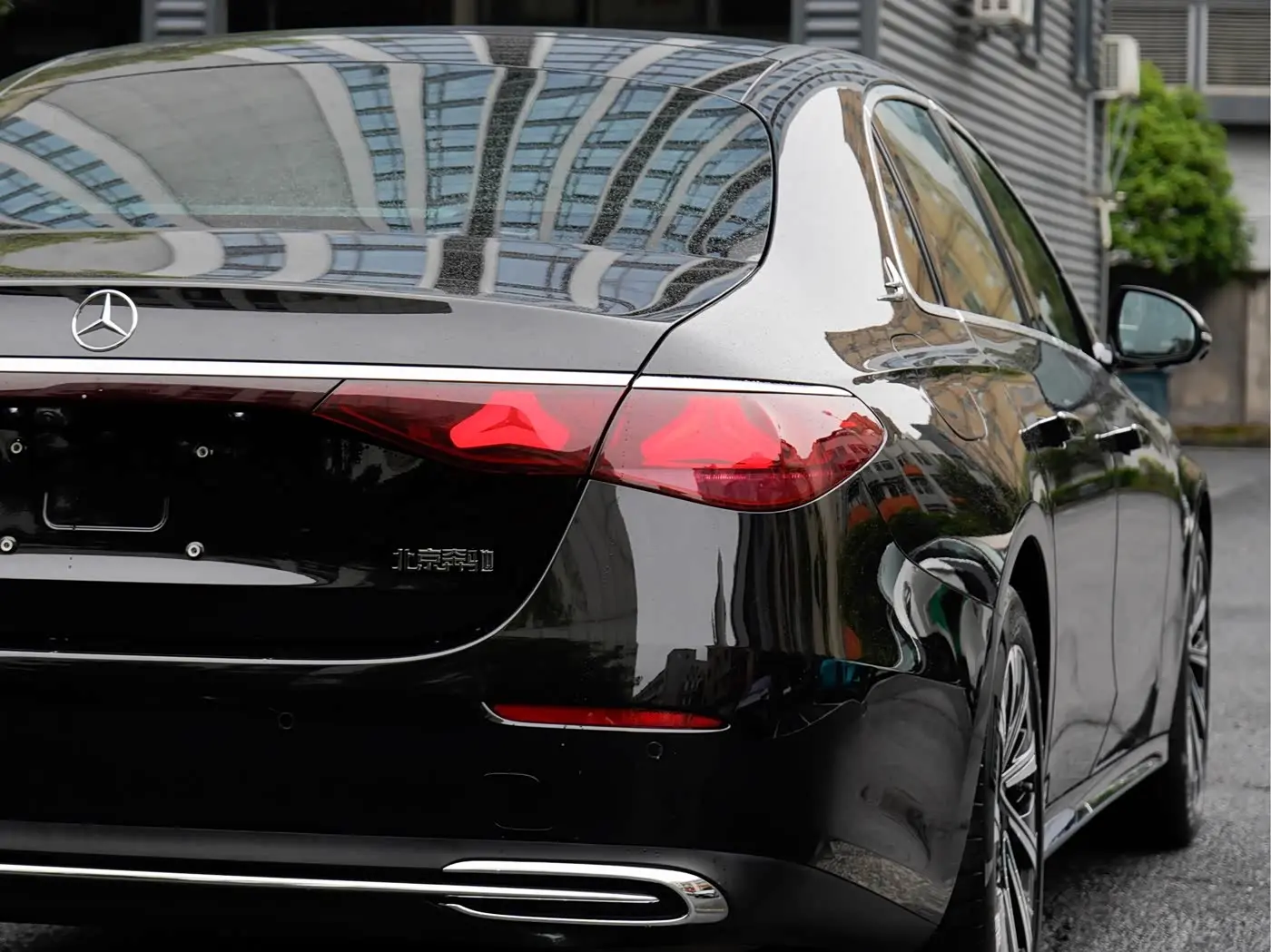 Mercedes-Benz E-Class 2024 — Photo 6/20