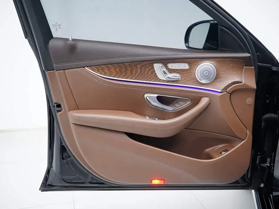 Mercedes-Benz E-Class 2020 — Фото 15/20