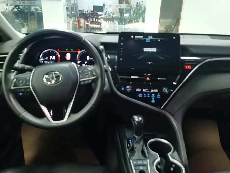 Toyota Camry 2022 — Photo 12/16