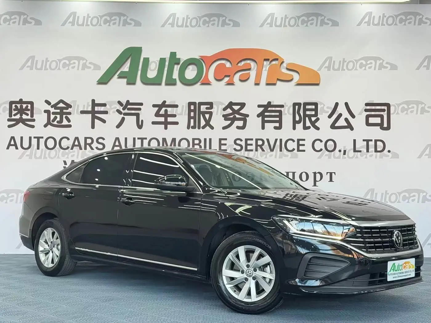 Volkswagen Passat 2023 — Photo 3/10