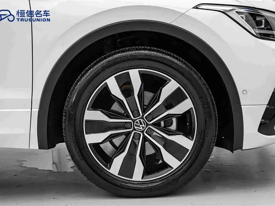 Volkswagen Tiguan L 2024 — Şəkil 11/20