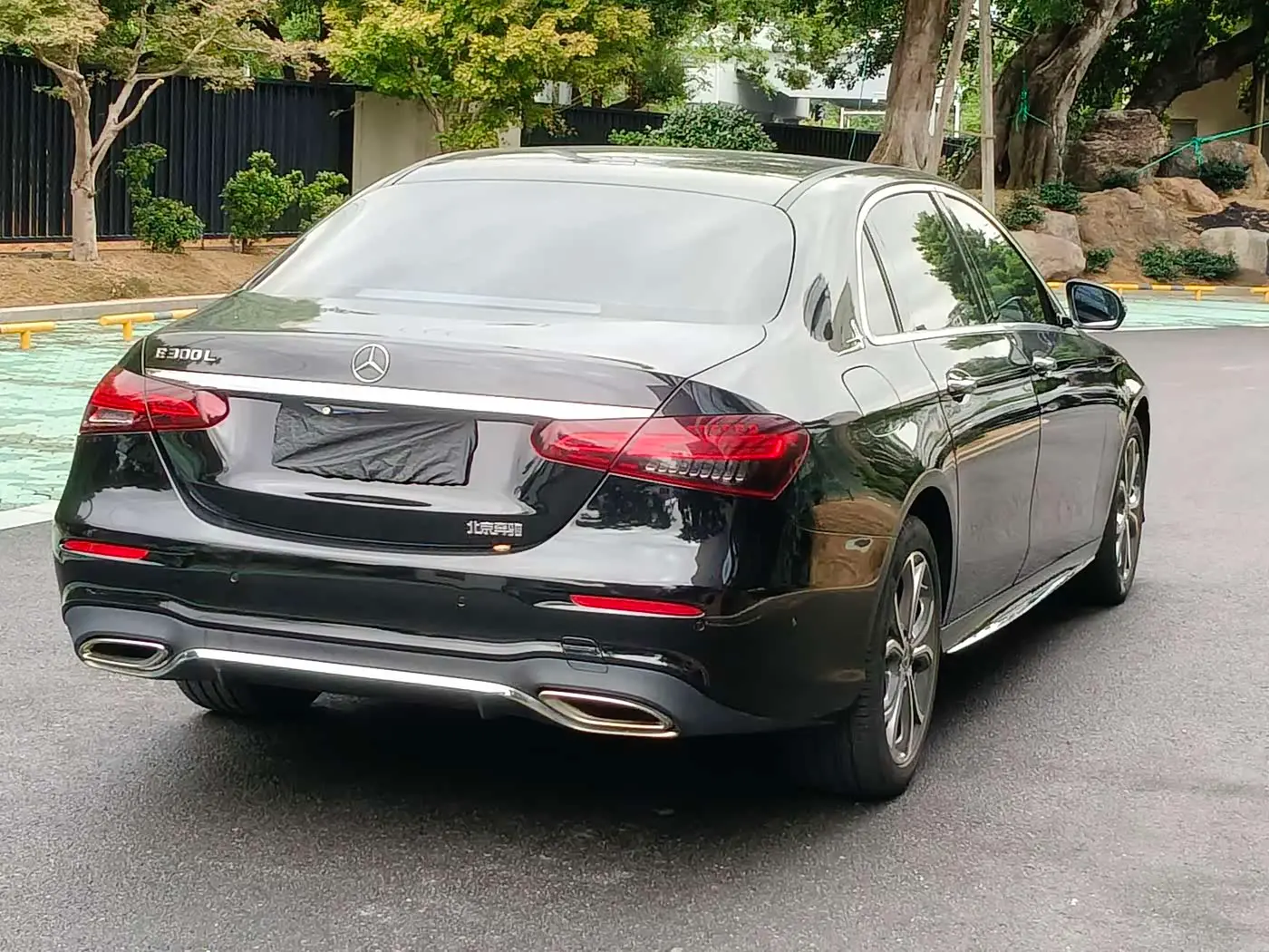 Mercedes-Benz E-Class 2021 — Photo 17/19