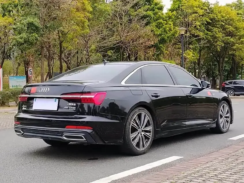 Audi A6L 2019 — Фото 7/9