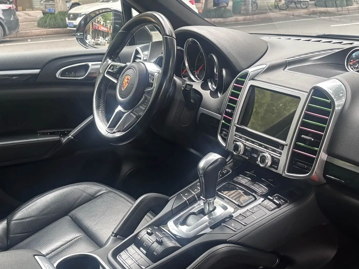 Porsche Cayenne 2016 — Photo 10/16