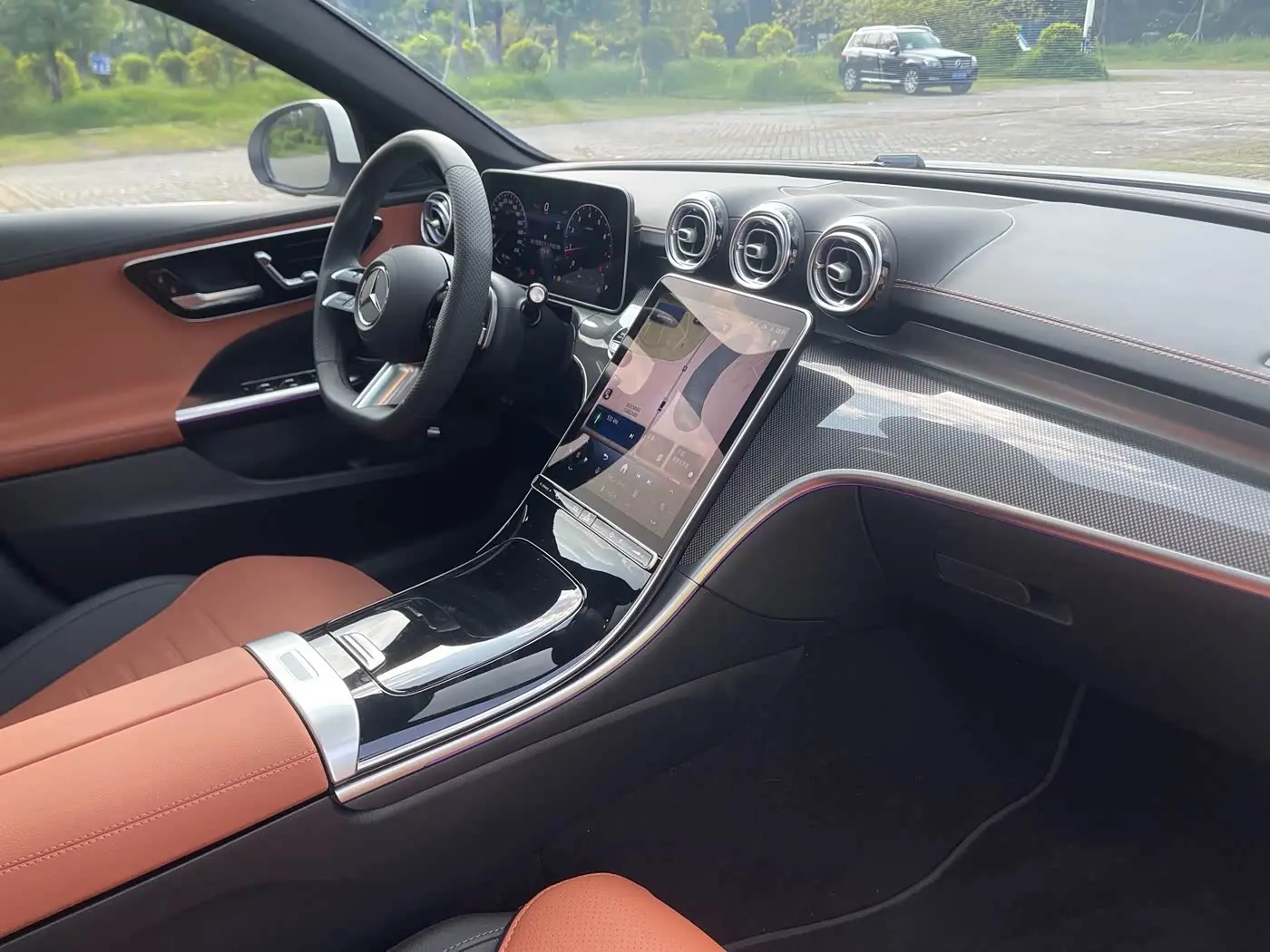Mercedes-Benz C-Class 2025 — Photo 15/20