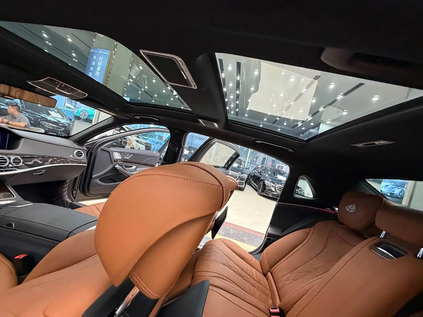 Mercedes-Benz Maybach S-Class 2020 — Фото 14/20