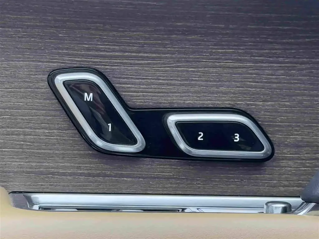 Land Rover Range Rover 2023 — Фото 16/20