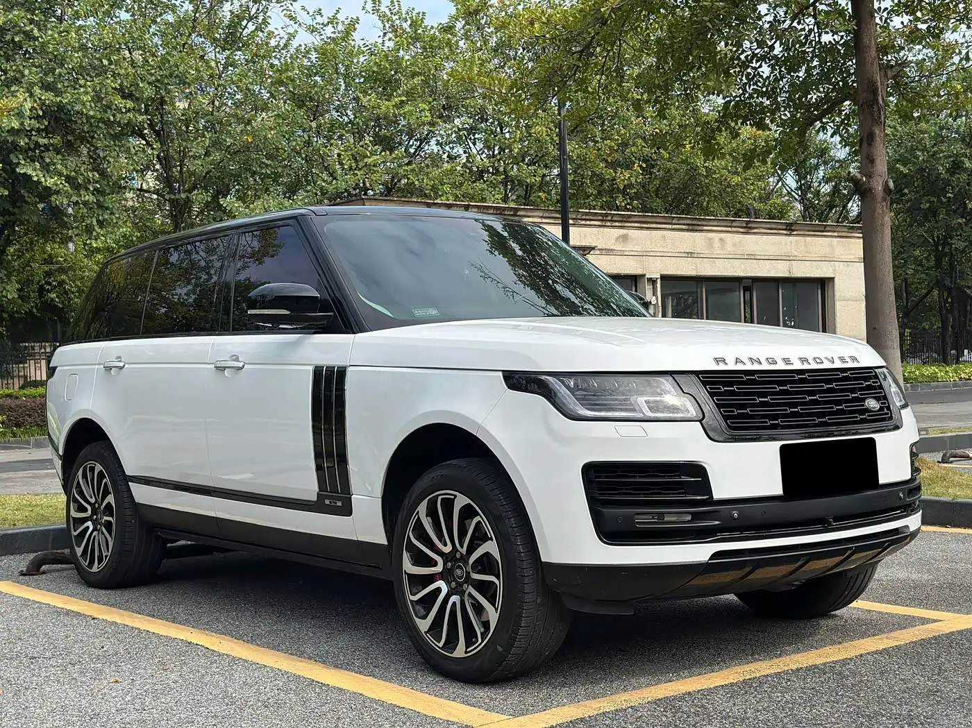 Land Rover Range Rover 2016 — Фото 3/20