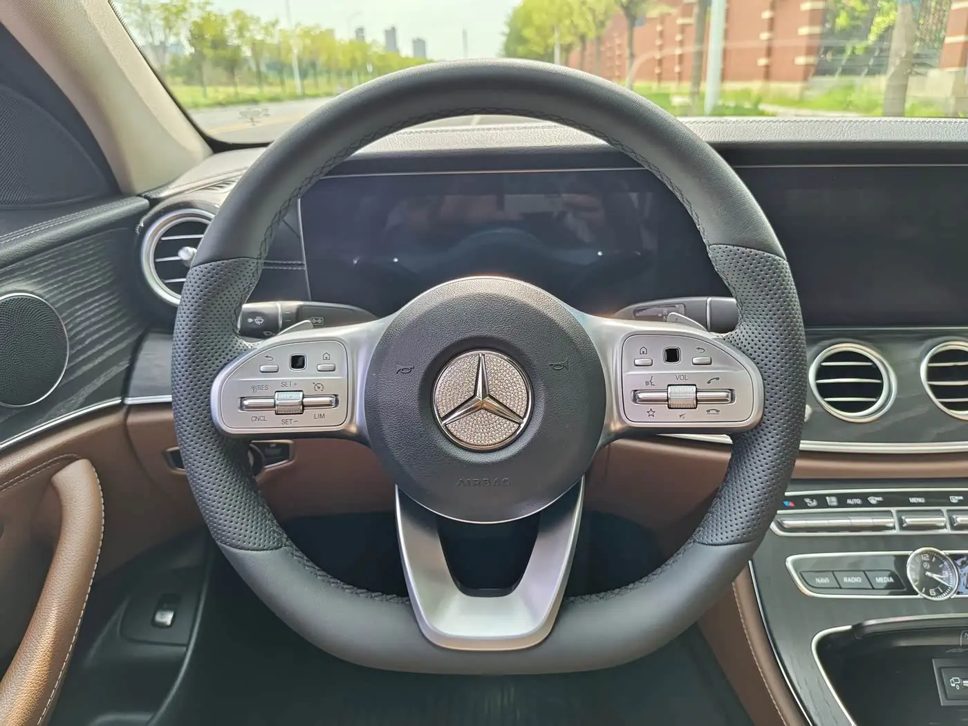 Mercedes-Benz E-Class 2020 — Фото 20/20
