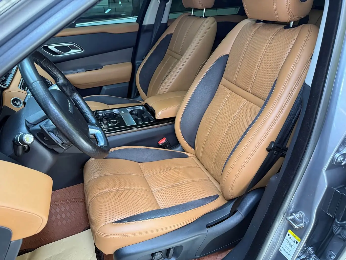 Land Rover Range Rover Velar 2020 — Фото 13/20