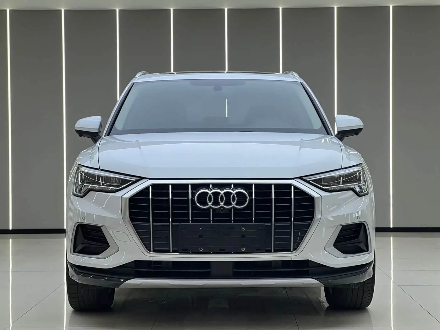 Audi Q3 2022 — Photo 2/18