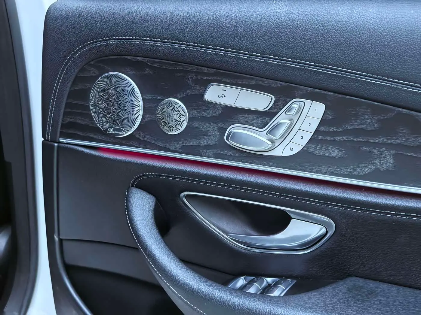 Mercedes-Benz E-Class 2020 — Photo 13/20