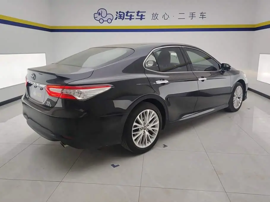 Toyota Camry 2018 — Photo 3/16