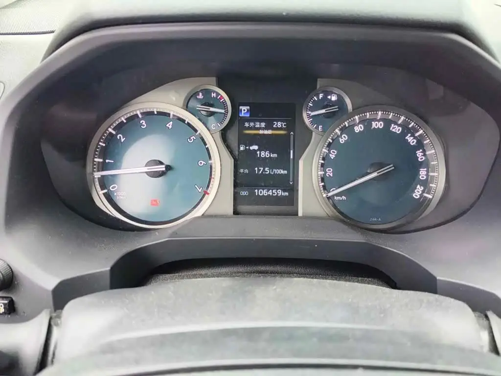 Toyota Prado 2018 — Photo 15/15
