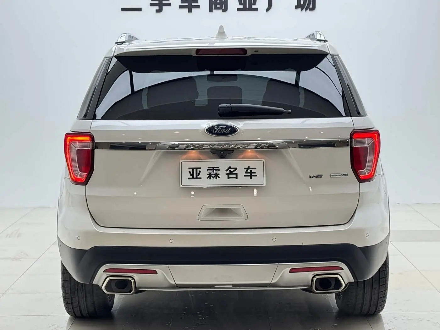 Ford Explorer 2018 — Фото 3/18