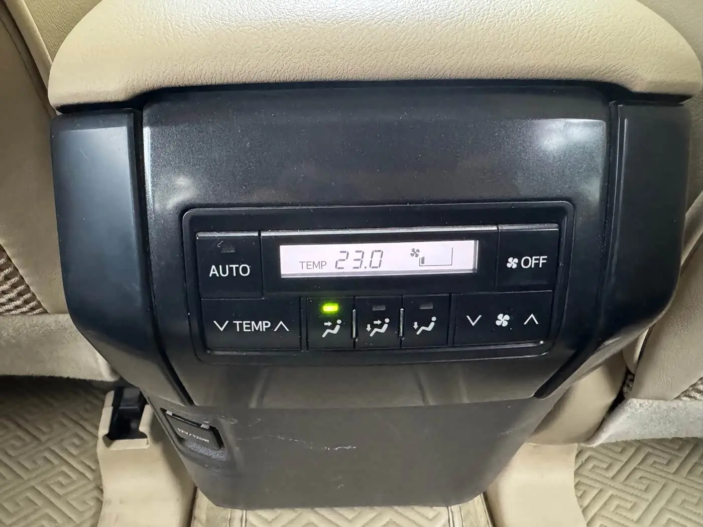 Toyota Prado 2016 — Şəkil 18/20