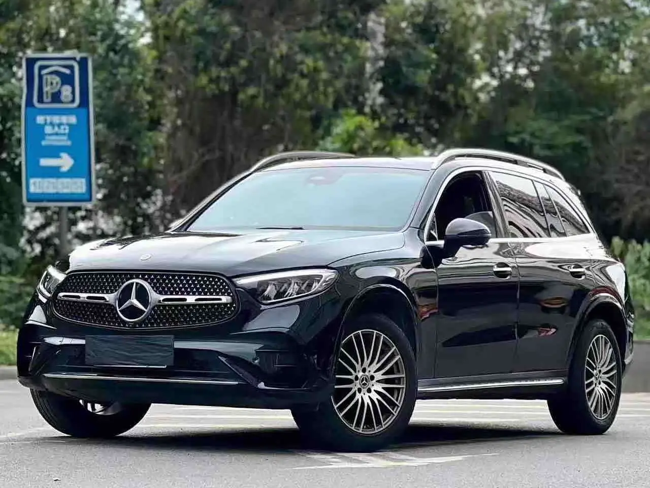 Mercedes-Benz GLC 2023 — Photo 1/9