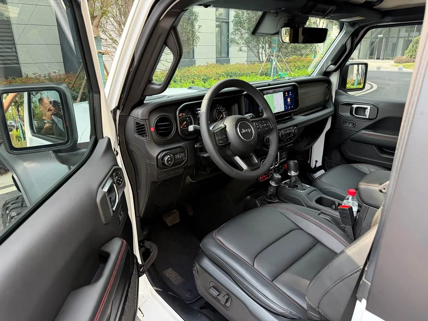 Jeep Wrangler 2025 — Фото 4/18