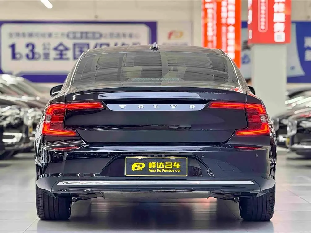 Volvo S90 2023 — Фото 3/16