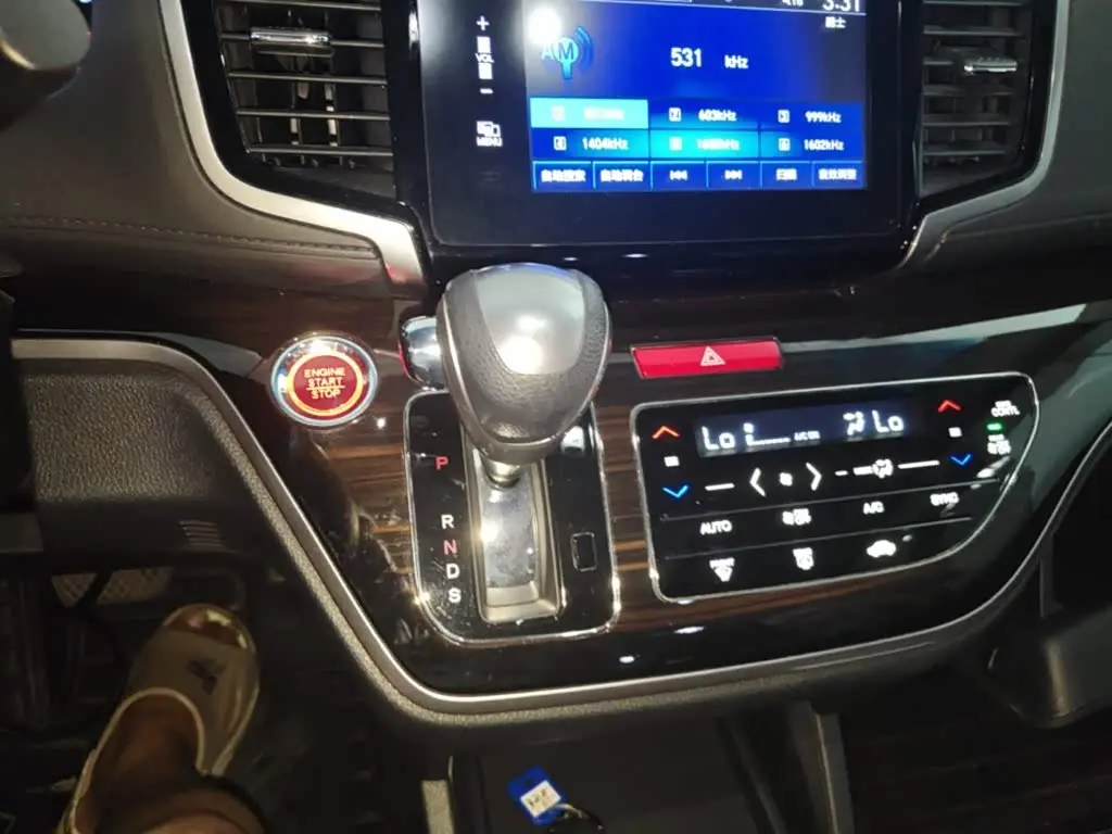 Honda Odyssey 2018 — Фото 12/20