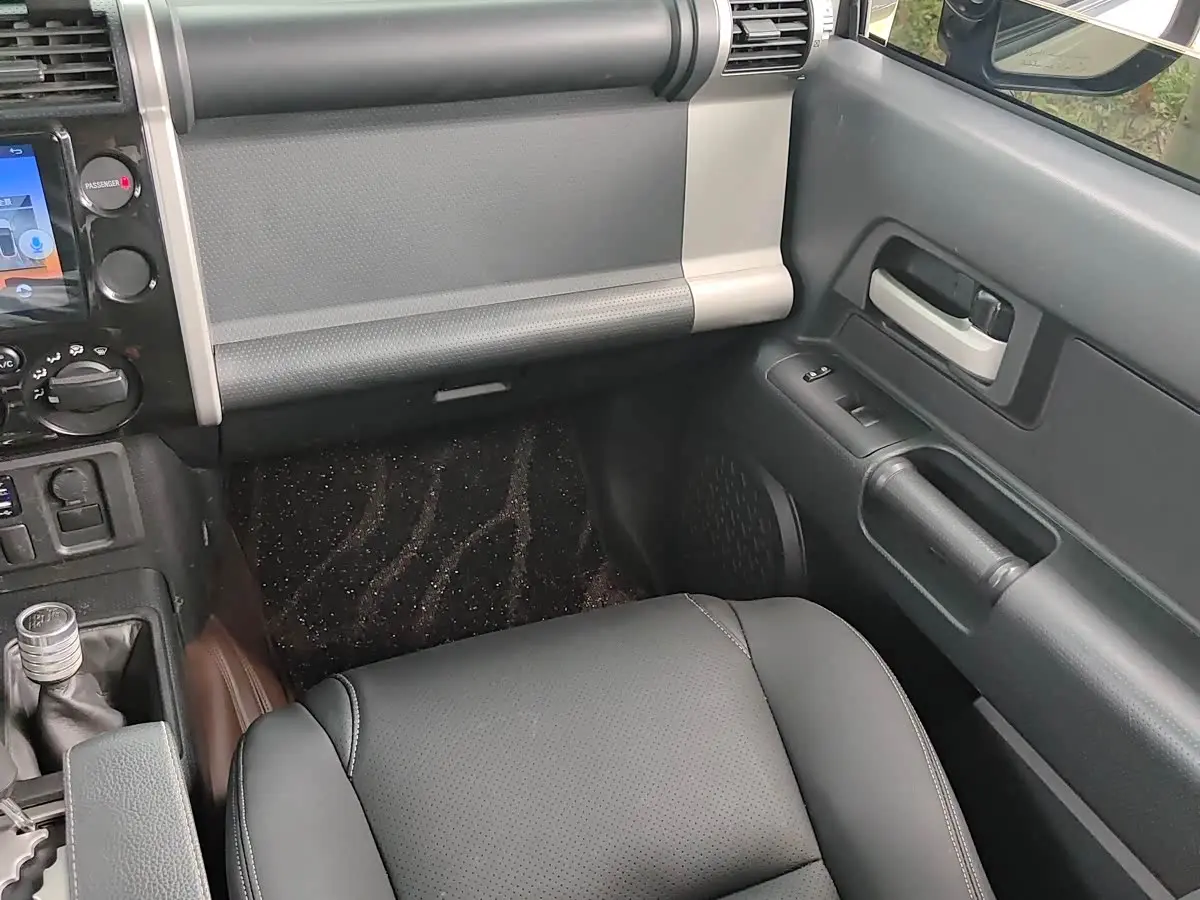 Toyota FJ Cruiser 2018 — Фото 18/18
