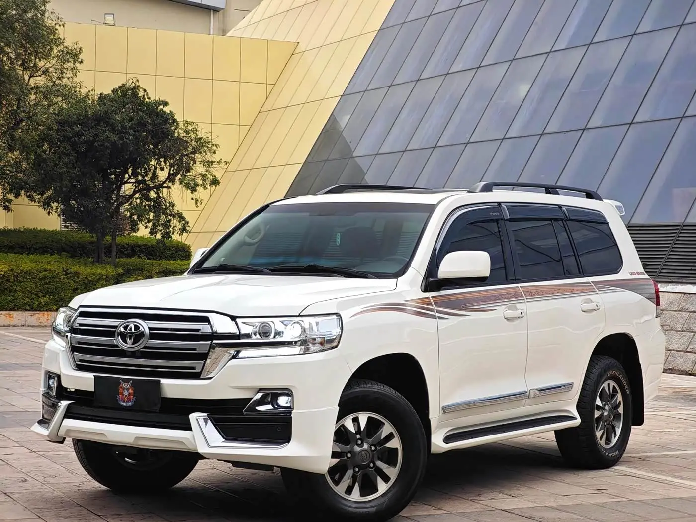 Toyota Land Cruiser 2011 — Photo 1/20