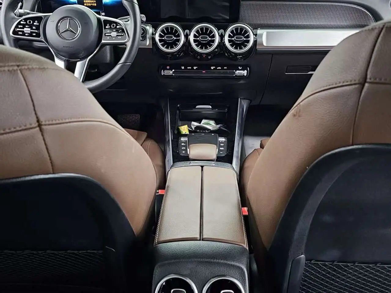 Mercedes-Benz GLB 2022 — Фото 16/17