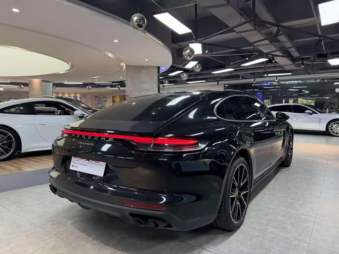 Porsche Panamera 2023 — ფოტო 10/11