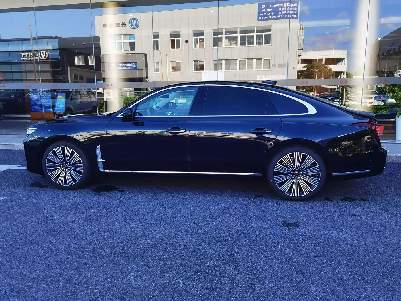 Hongqi H9 2025 — ფოტო 2/11