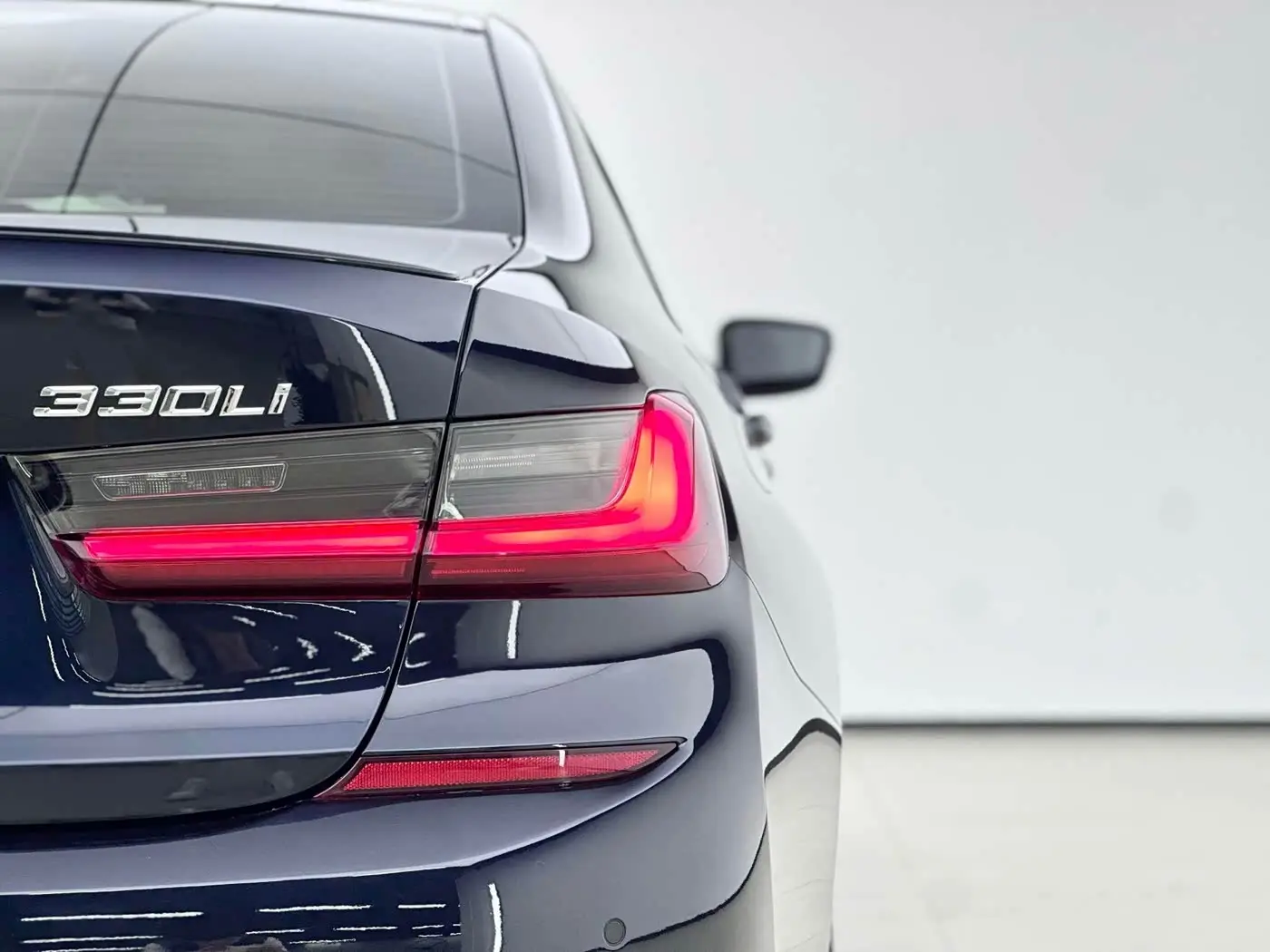 BMW 3 Series 2021 — Photo 11/13