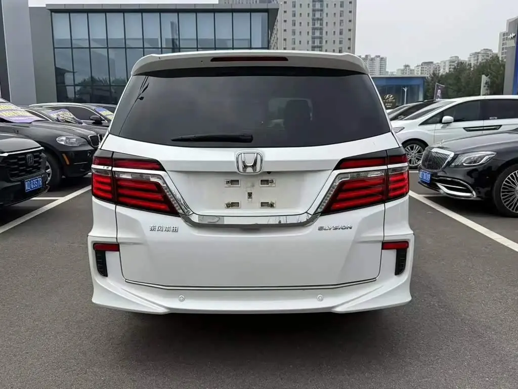 Honda Elysion 2019 — Photo 5/9