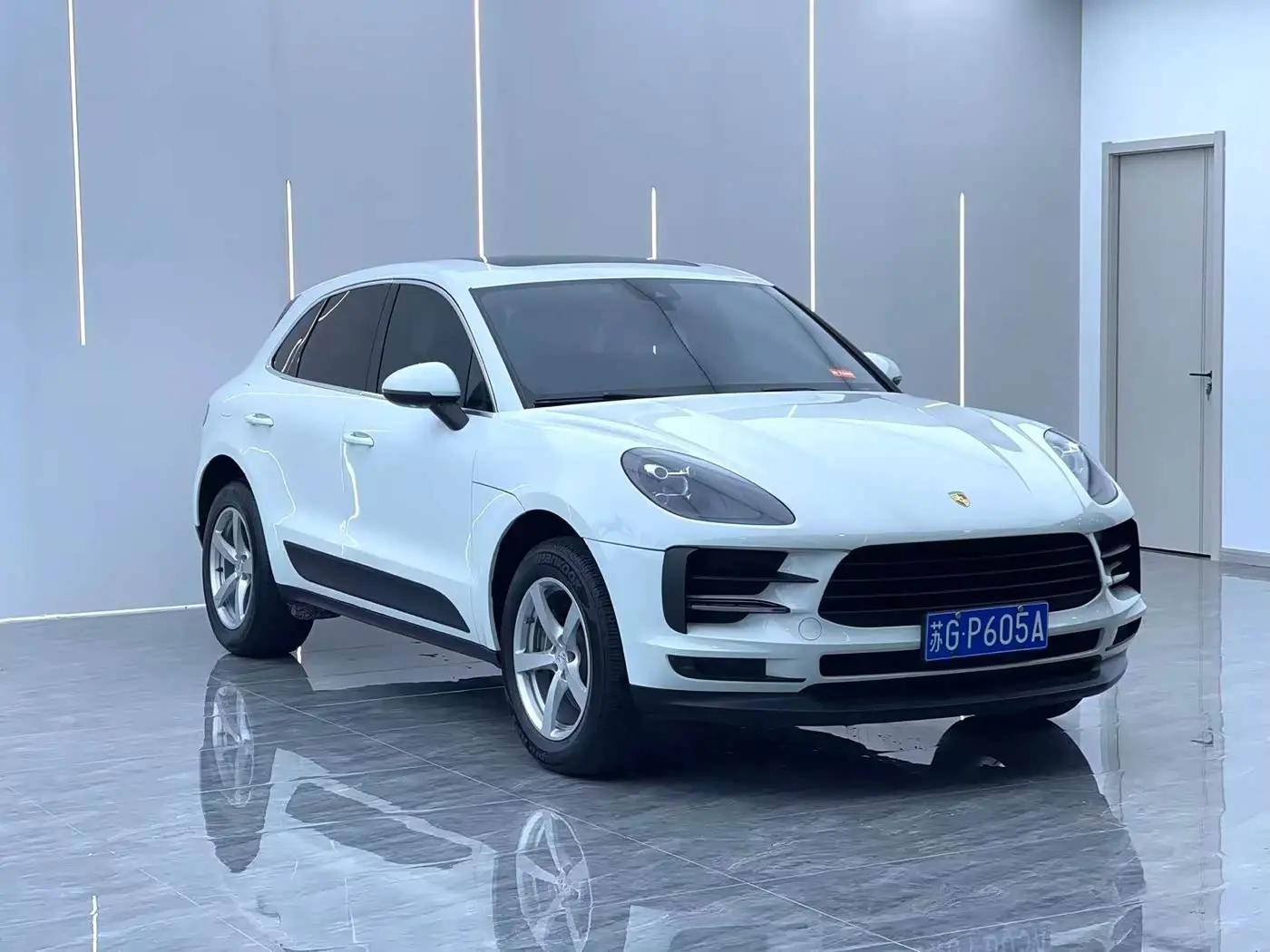 Porsche Macan 2019 — Photo 3/15