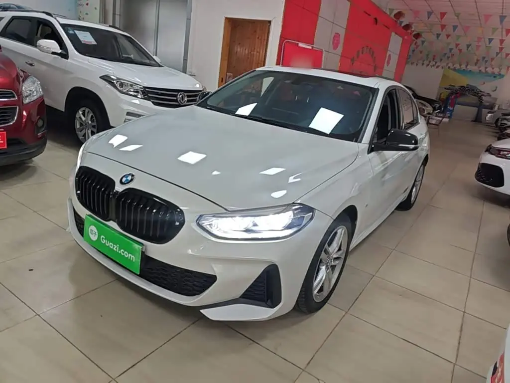 BMW 1 Series 2023 — Photo 1/20