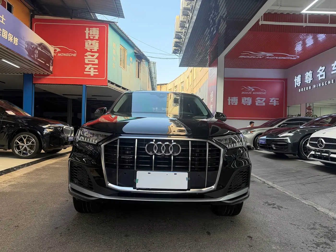 Audi Q7 2023 — Фото 2/20