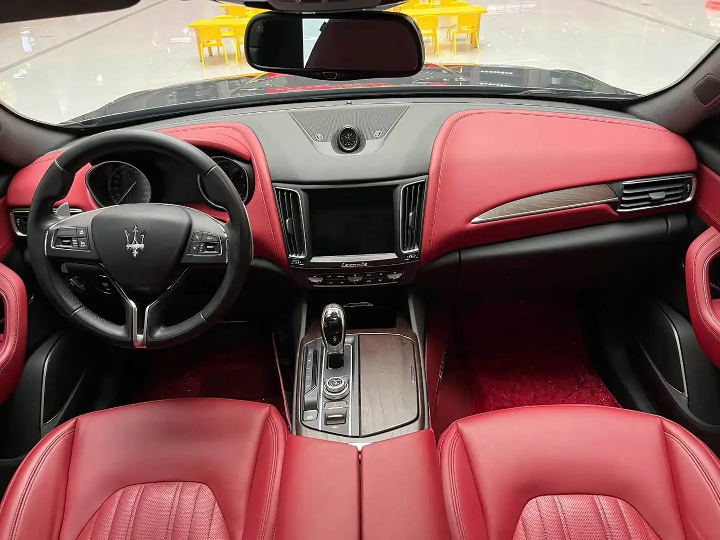 Maserati Levante 2017 — Фото 6/9