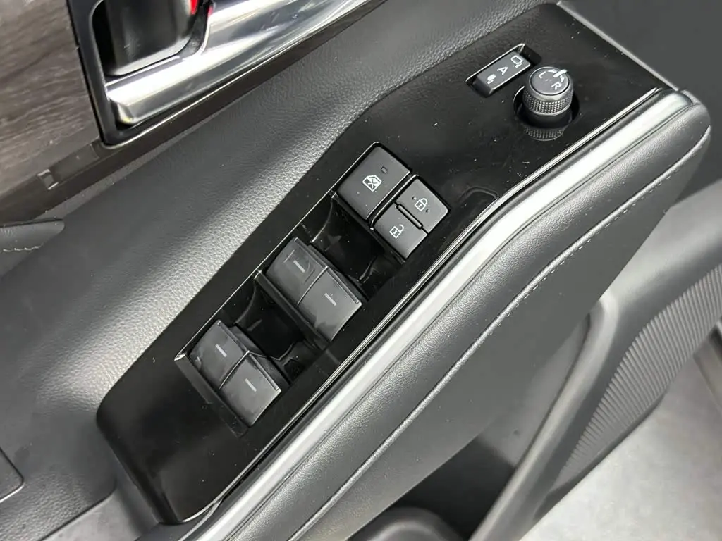 Toyota Crown Kluger 2024 — Photo 13/20