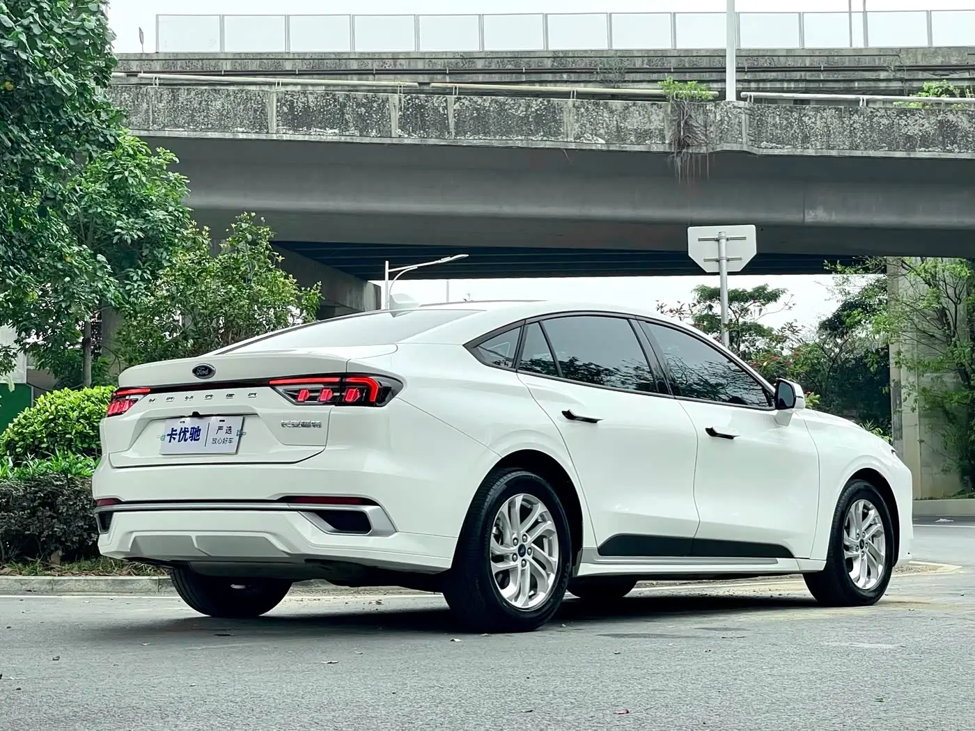 Ford Mondeo 2025 — Photo 4/20