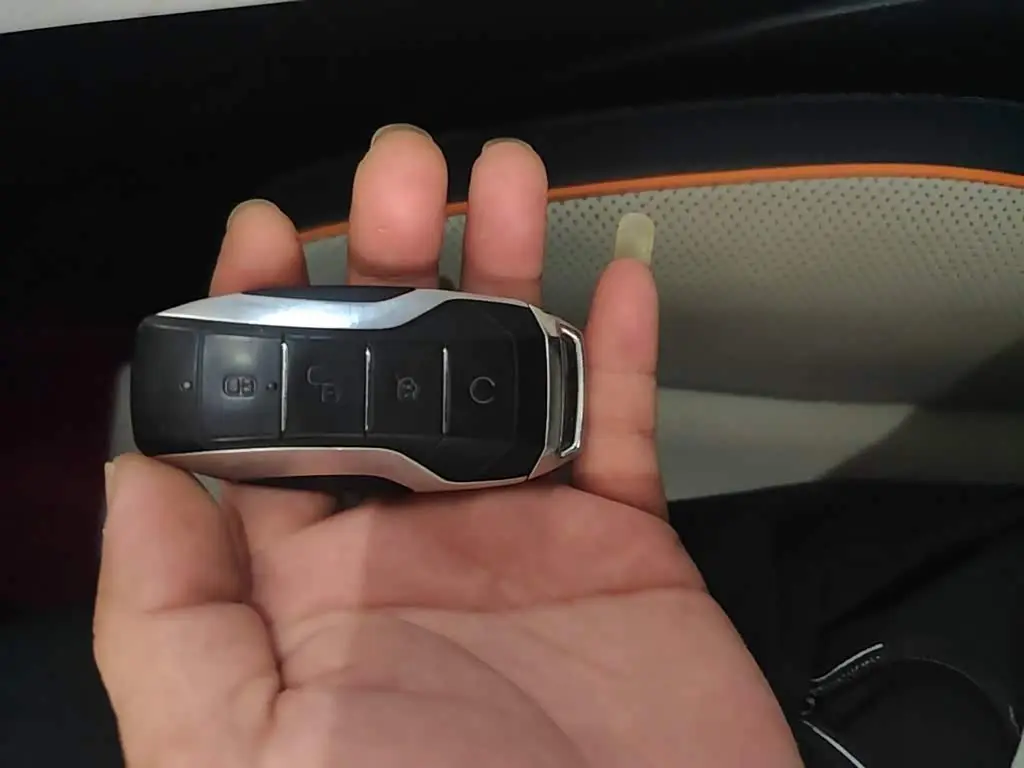 BYD Song PLUS PHEV 2022 — Фото 9/20