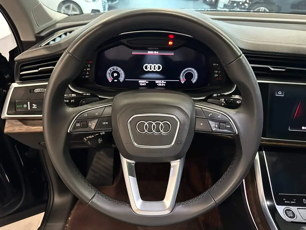 Audi Q7 2023 — Фото 12/16